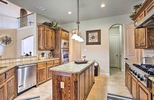 Flower Mound House | Inviting Texas Retreat with Spa & Hot Tub Near Grapevine Lake