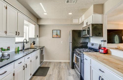 Lawton House | 4 Mi to Museum of the Great Plains Lawton Home!