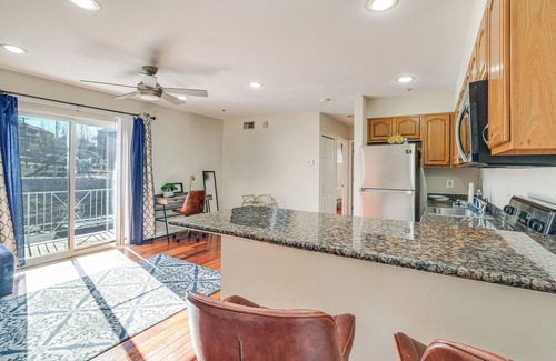 Washington Highlands Condo | Inviting DC Condo with Balcony - 10/10 Guest Rated!