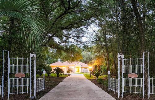 Dunnellon Villa | Relaxing Dunnellon Villa with Pool, Close to Rainbow Springs
