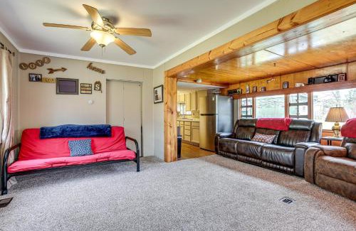 Evart House | 4 Mi to Snowmobile Trails Muskegon River Retreat