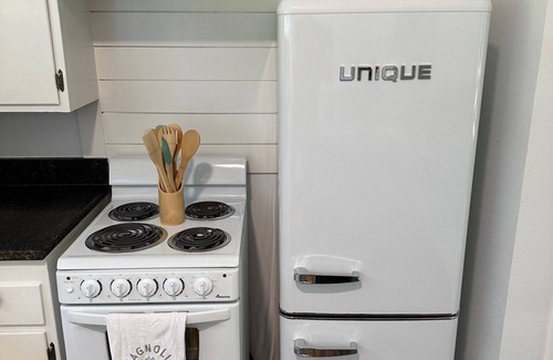 Landon Branch Apartment | Cozy Studio Retreat 4 Miles from Downtown with Spa Amenities