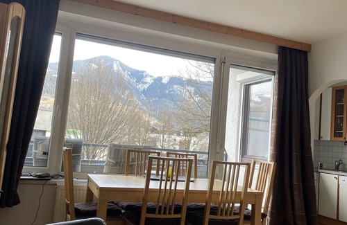 Zell am See Apartment | Convenient Stay: Near City Express Lift with Pool & Parking