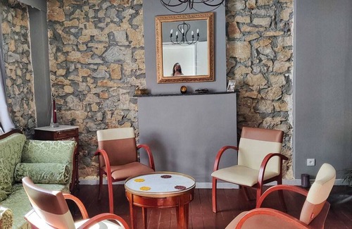 Bohon House | Convenient Stay: 4 Minutes to Durbu, Family & Pet Friendly