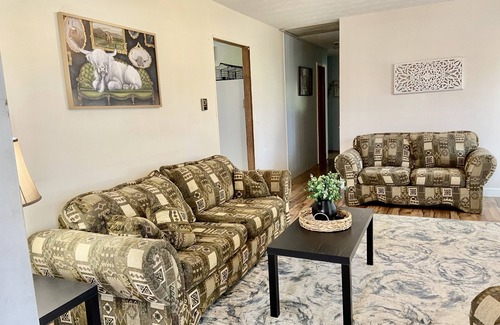 Moorefield House | Convenient 3-Bedroom Getaway, Pet Friendly Near Moorefield