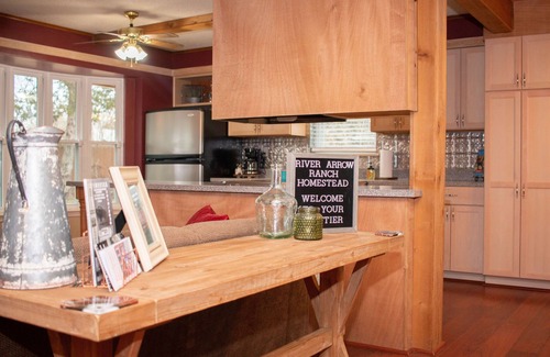 Pawhuska House | Convenient Stay Just 4 Minutes from PW MERC - Family Friendly