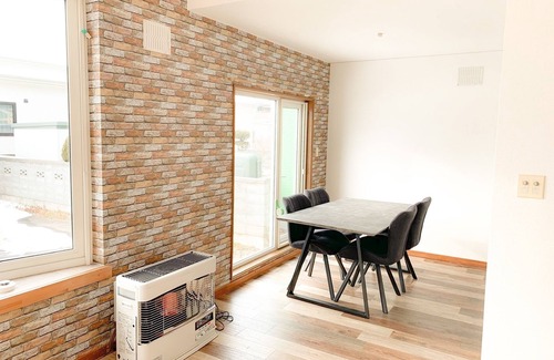 Shiraoi-cho House | Convenient Stay Near JR Shiraoi Station with Breakfast