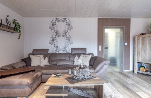 Langelsheim Apartment | Modern Apartment Near the Forest with Pool and Ocean View