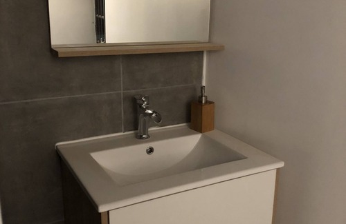 Poitiers House | Spacious T1 in the Heart of the City - Family Friendly Escape