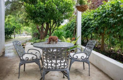 Greyton Apartment | Pet-Friendly Retreat at 4 ON REGENT - Rated 9.2/10
