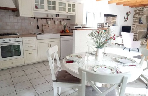 Quemeneven House | Relaxing Gîte with Hot Tub Near Crozon Peninsula