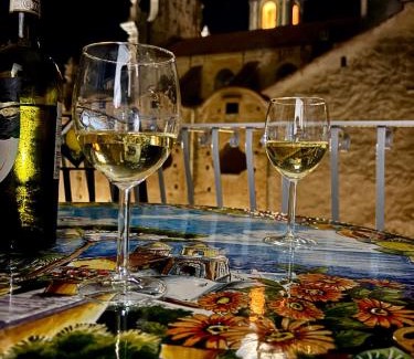 Minori Apartment | Discover 4 Passi dal Mare: Family-Friendly & Top Rated