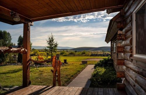 Tetonia House | Stellar 4 Peaks Teton Views Log Cabin - Family-Friendly Retreat