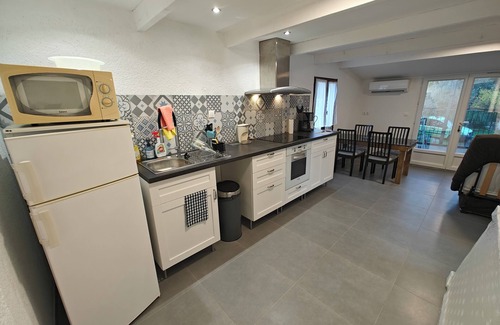 Saint-Bres Apartment | Stunning Villa with Pool Near the Cévennes - Rated 9.8/10