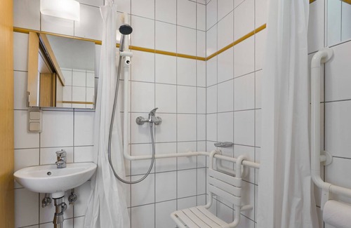 Saarburg House | Cozy Bungalow for 4 in Family-Friendly Landal Warsberg