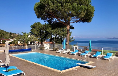Calcatoggio Apartment | Cozy Oceanfront Apartment with Scenic Sea Views for 4