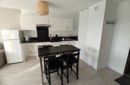 Saint-Valery-sur-Somme Apartment | Bay View Apartment for 4: Pet-Friendly & Family-Ready