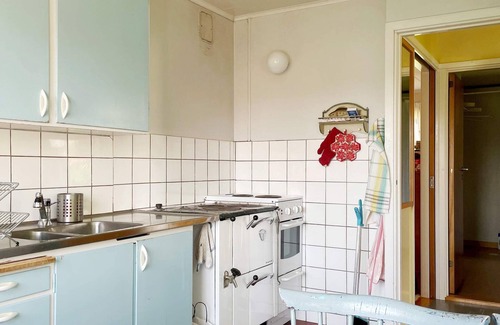 Hallstavik House | Cozy 4-Person Holiday Home in Hallstavik with Breakfast