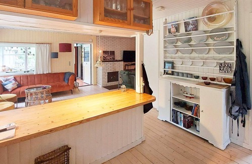 Pedersker House | Cozy 4-Person Holiday Home in Aakirkeby with Kitchen