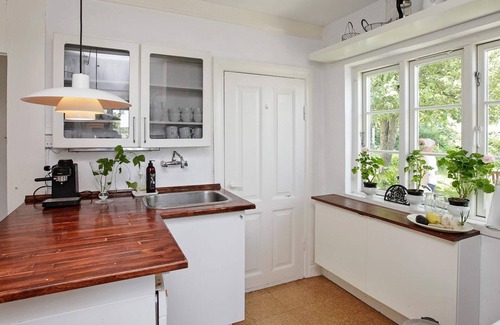 Svendborg House | Cozy Holiday Home in Svendborg with Ocean View & Kitchen