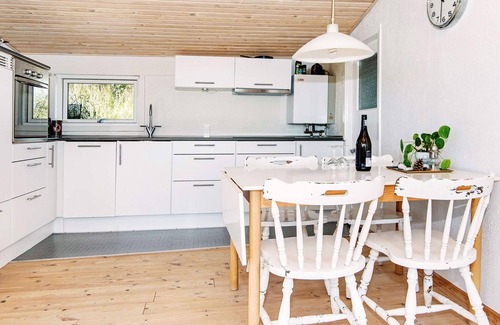 Grena Strand House | Cozy Holiday Home for Four in Grenaa with Ocean View