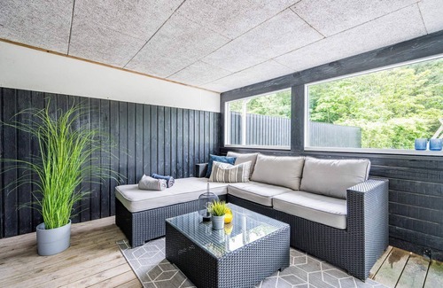 Bork Havn House | Cozy Holiday Home for 4 with Ocean View in Hemmet
