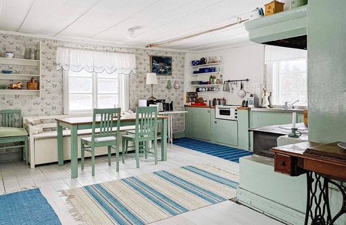 Bjorko House | Cozy 4-Person Holiday Home in Beautiful Björkö