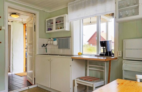 Smogen House | Cozy Holiday Home for 4 with Oceanfront Views in Smögen