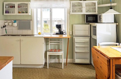 Smogen House | Cozy Holiday Home for 4 with Oceanfront Views in Smögen