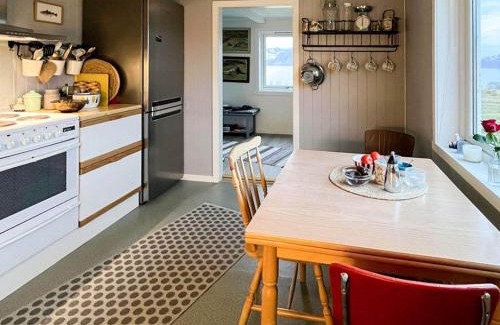 Oksnes House | 4 person holiday home in ALSVÅG