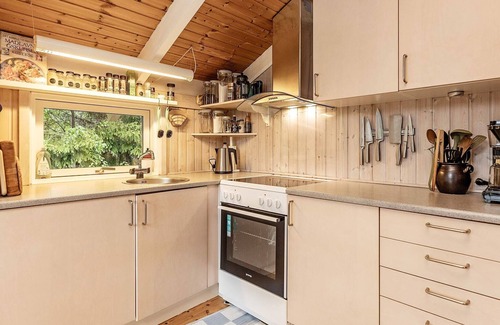 Læsø House | Cozy 4-Person Holiday Home with Oceanfront Views in Læsø