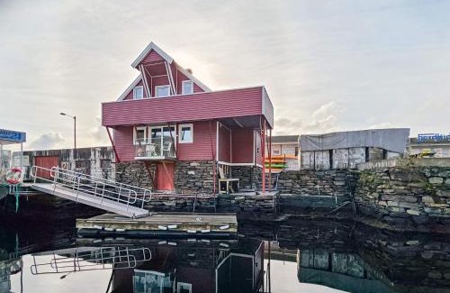 Hyllestad Apartment | 4 person holiday home in Sørbøvåg, cleaning included