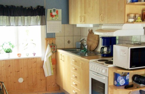 Blankered House | Family-Friendly Holiday Home for 4 in KN RED