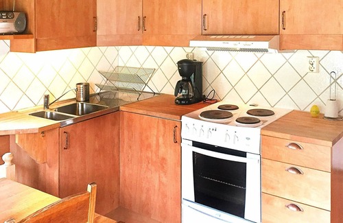 Granna House | Comfortable Holiday Home for 4 in Gränna with Breakfast