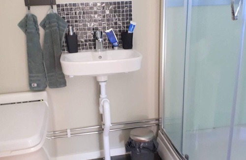 Grums House | Cozy 4-Person Holiday Home in Grums with Great Amenities
