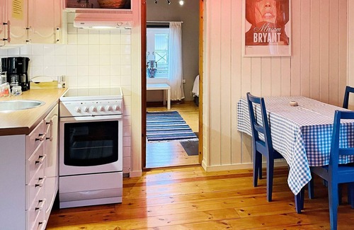 Orust O House | Cozy Holiday Home for 4 with Oceanfront Views in HENÅN