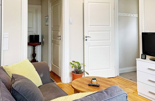 Vaddo House | Cozy Holiday Home for 4 in VÄDDÖ with Oceanfront Views