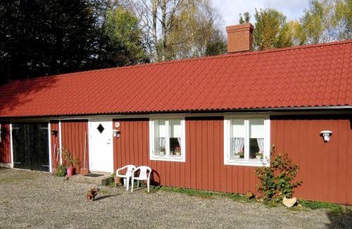 Unnaryd House | Cozy Holiday Home in Unnaryd with Hot Tub & Fireplace