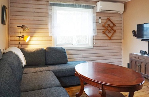 Brastad House | Pet-Friendly 4-Person Holiday Home with Oceanfront Views