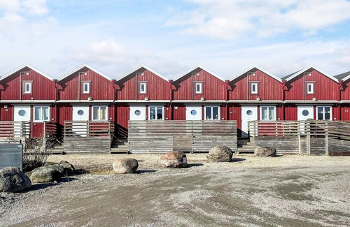 Mellerud O House | 4 person holiday home in MELLERUD