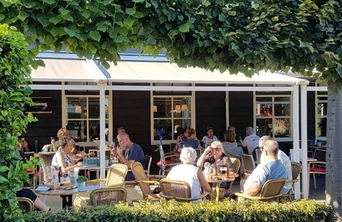 Serooskerke House | Family-Friendly Chalet for Four in Beautiful Veere