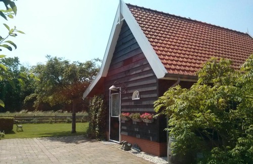 Sint Maartensdijk House | Cozy 4-Person Holiday Home at De Zeeuwse Dijk Tholen