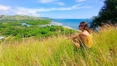 East Manggarai Bed & Breakfast | Discover 4 Pohon - Les 4 Arbres with Private Beach Access