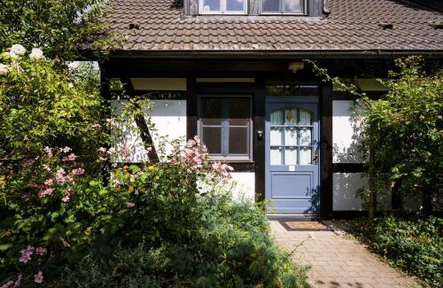 Warthe Apartment | Spacious 4-Room Apartment for Up to 6 Guests by the Ocean