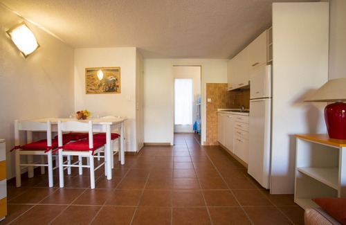 Ghisonaccia Resort | Coastal Retreat: Spacious Four-Room Apartment for 8 Guests