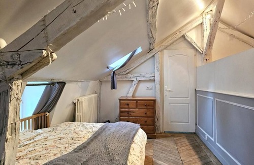 Etival-les-le-Mans Bed & Breakfast | 4 rooms sleeping 12 with swimming pool and fully equipped kitchen Le Mans/Circuit 24H