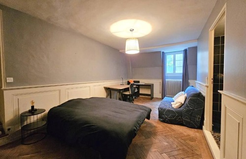 Etival-les-le-Mans Bed & Breakfast | 4 rooms sleeping 12 with swimming pool and fully equipped kitchen Le Mans/Circuit 24H