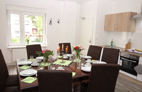 Tempelhof-Schoeneberg Apartment | Guest Rated: 9.2 - Perfect Family Stay at Gentian Hotel