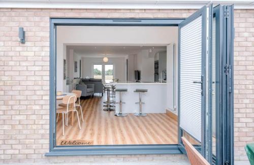 Pakefield House | Family-Friendly Retreat at 4 Sea View Walk, Pakefield