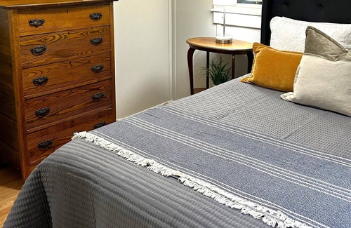 Bradford House | Delightful 4 Season Getaway in Bradford NH for Families